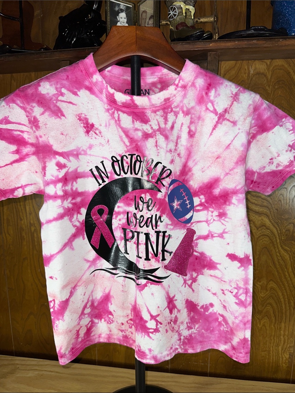 🎉Gildan Pink Tie-Dye 'In October We Wear Pink' Short Sleeve Tee. D134